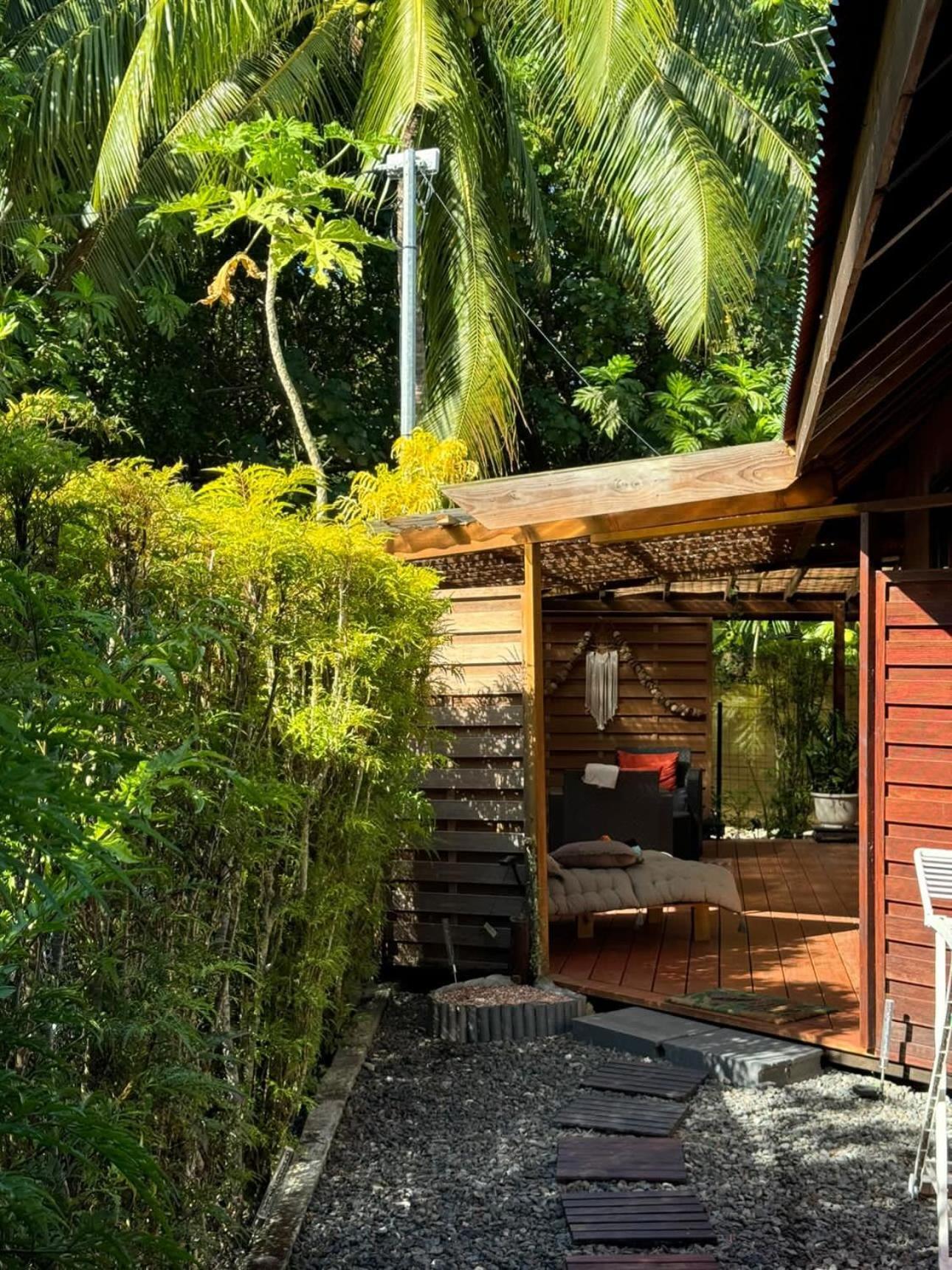 Faaora Lodge, Little Paradise Haapiti Buitenkant foto