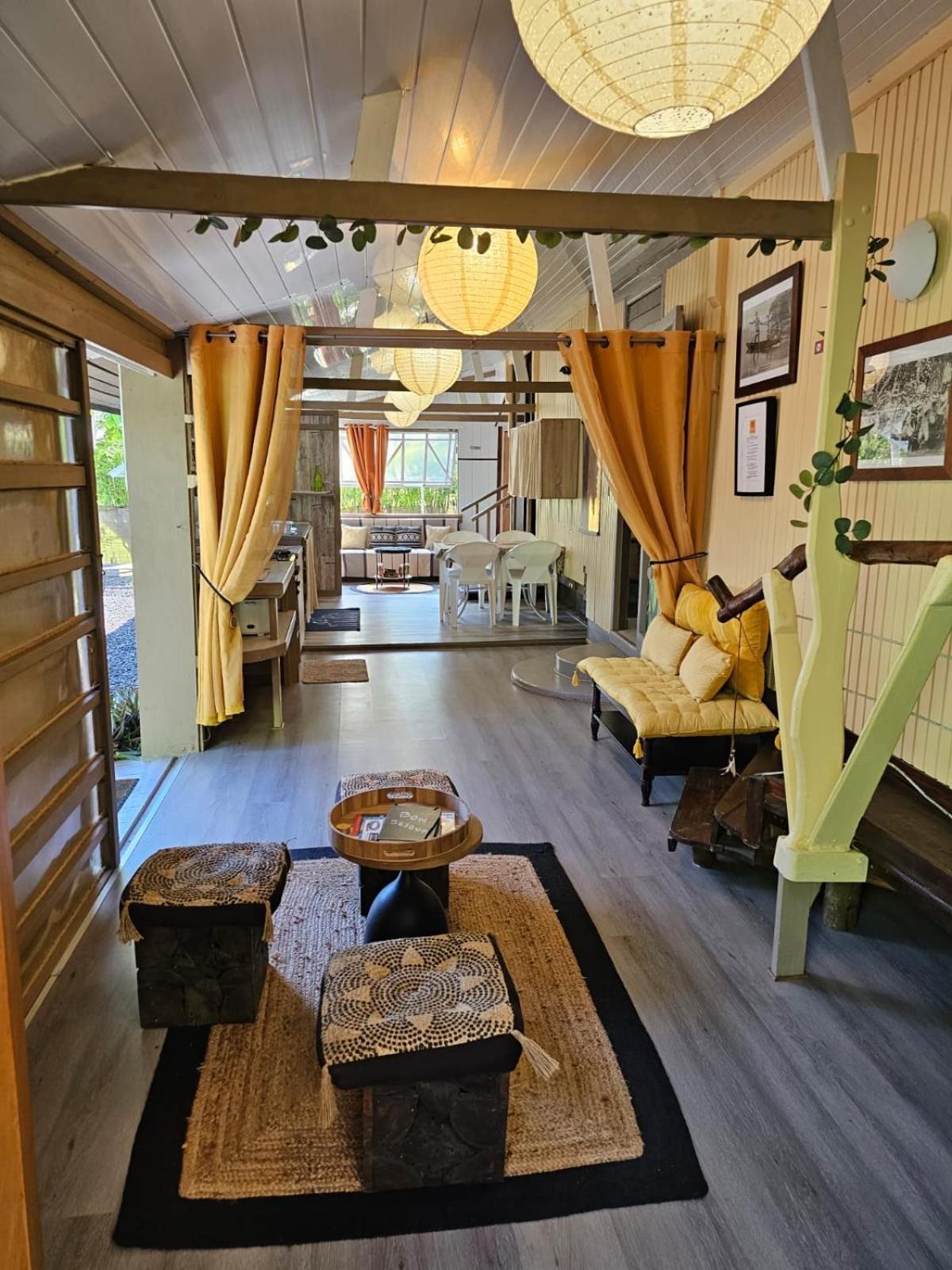 Faaora Lodge, Little Paradise Haapiti Buitenkant foto